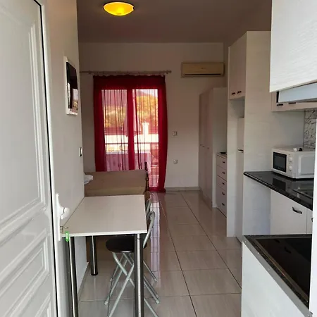 Near Airport Studio 1 Apartament *