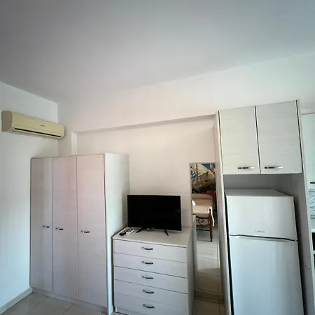 Near Airport Studio 1 Apartament Kremastí